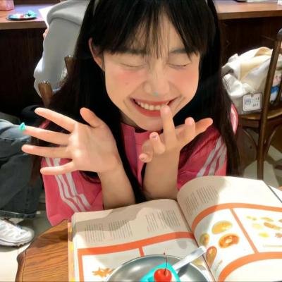 小薇小芙看见一头熊